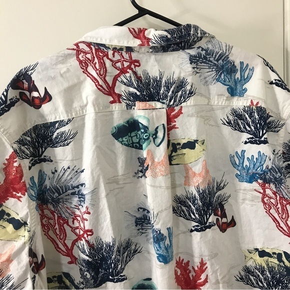 Croft and barrow ocean sea life fish 100% cotton button down aloha Shirt - Picture 6 of 8